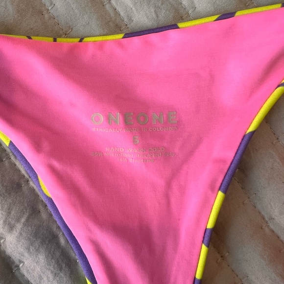 One One Swim Daisy Print Bikini Size S - Picture 5 of 6